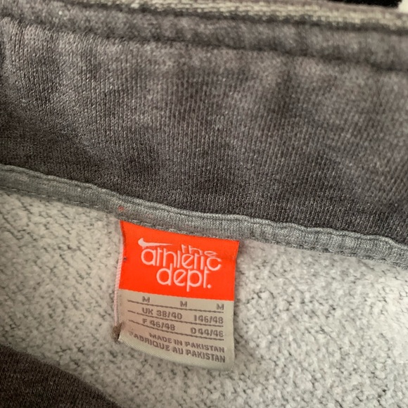 nike sweater - Picture 2 of 2